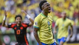 开云：颁奖现场！熊诗芮、张小楠包揽亚冬会单板滑雪女子大跳台金银牌环球时报-环球网.